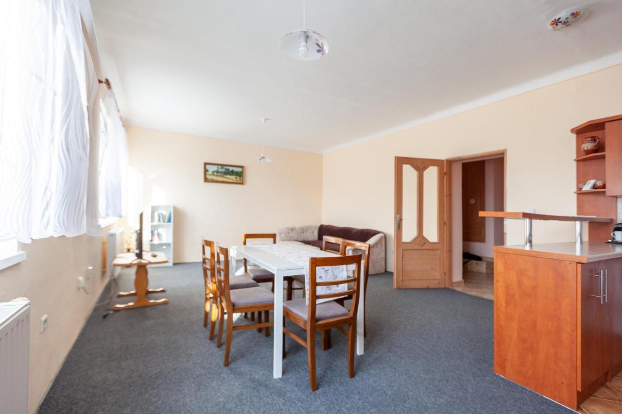 Apartmany Domek U Lesa Bítov 外观 照片